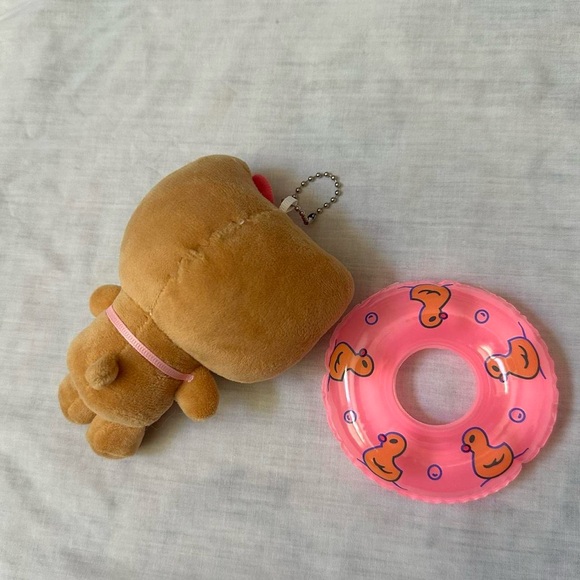 Hello Kitty Keychain - Picture 3 of 3